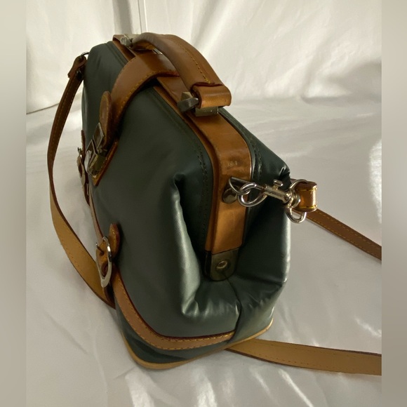 Hunting World Vintage Sage Green Frame Opening CrossBody or Top Handle Handbag. - Picture 4 of 8